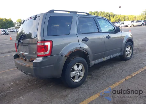 2012 Ford Escape Xlt z USA, uszkodzony, nr VIN 1FMCU9DG4CKB16593